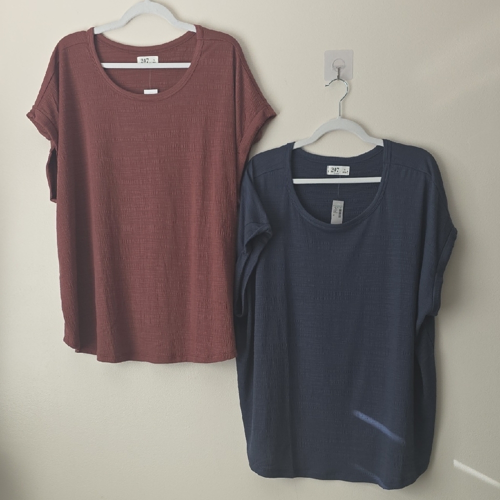 Maurices Short Sleeve Tee Lot - Rust and Navy